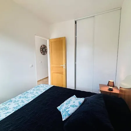 Appartamento 3 Pieces Avec Terrasse Et Climatisation A 1.3 Km De La Plage, Parking Inclus - Fr-1-63-345