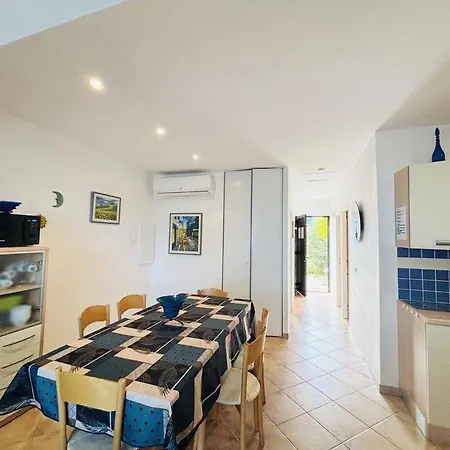 3 Pieces Avec Terrasse Et Climatisation A 1.3 Km De La Plage, Parking Inclus - Fr-1-63-345 Lumio (Corsica)