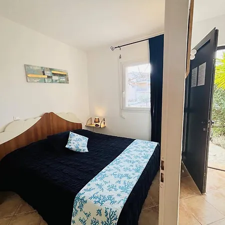 3 Pieces Avec Terrasse Et Climatisation A 1.3 Km De La Plage, Parking Inclus - Fr-1-63-345
