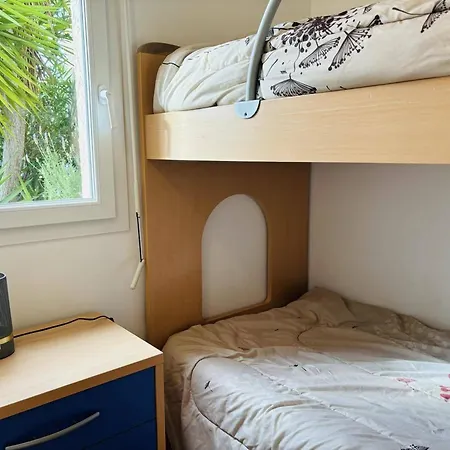 Appartamento 3 Pieces Avec Terrasse Et Climatisation A 1.3 Km De La Plage, Parking Inclus - Fr-1-63-345